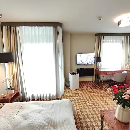 119 W Pieciogwiazdkowym Royal Tulip Plaza Tuz Tuz Dobruk * Kołobrzeg